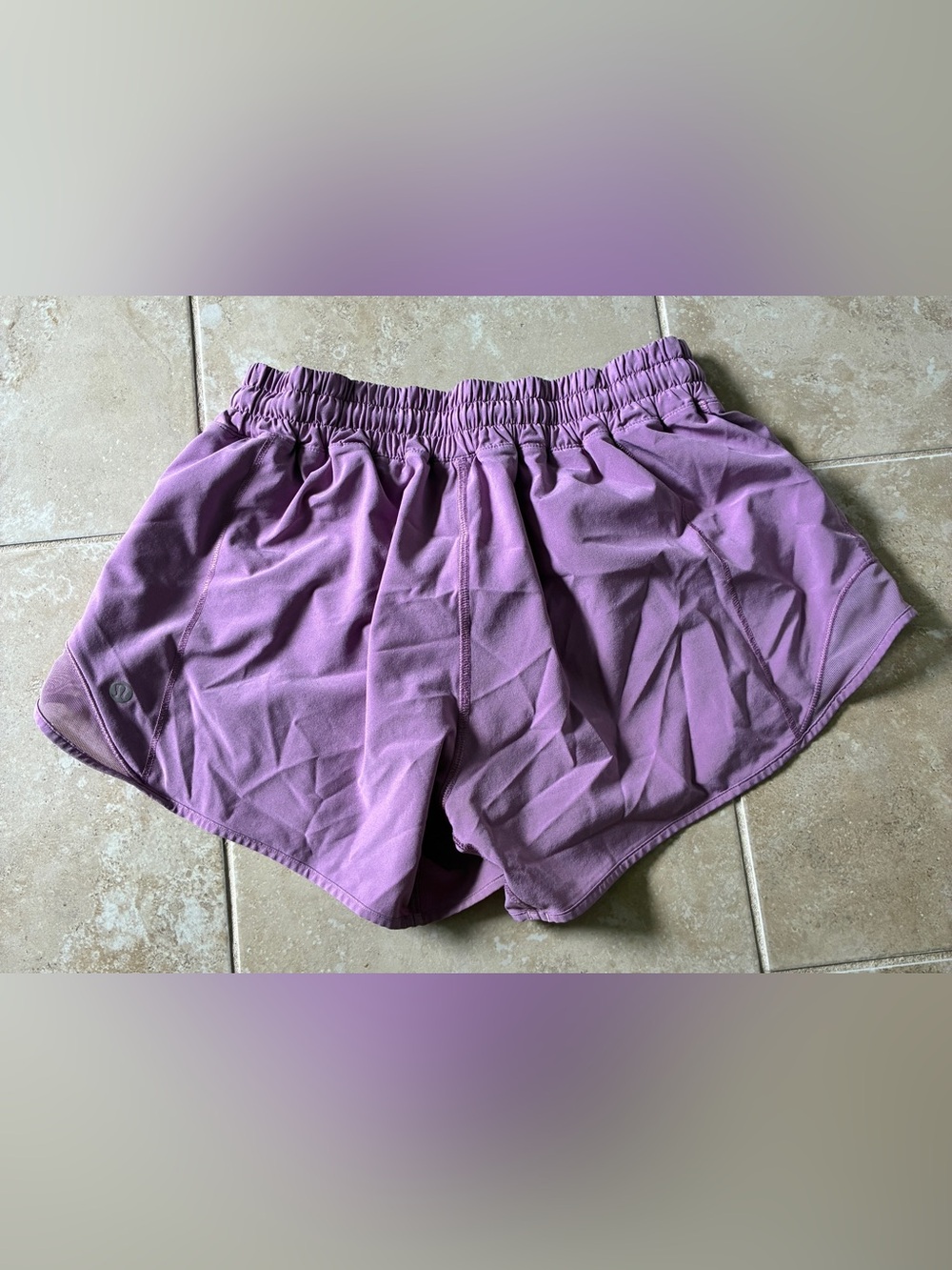 Lululemon Hotty Hot Short II Low Rise 4” size 6 Jubilee - Picture 5 of 6